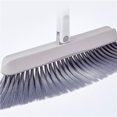 Broom Bán agus Dustpan